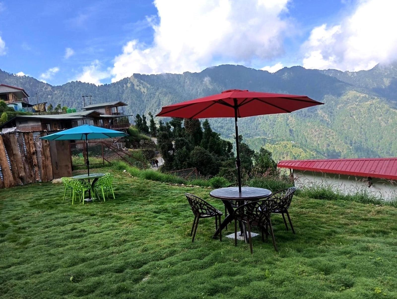 The Vintage Hill Village - Himalayan Boutique Resort Kanatal Exteriör bild