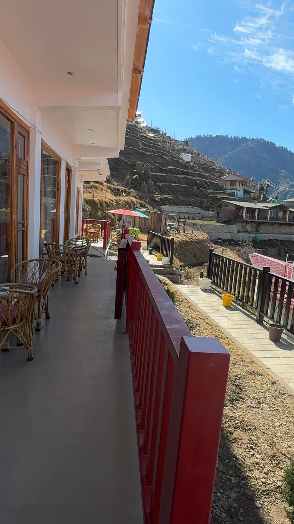 The Vintage Hill Village - Himalayan Boutique Resort Kanatal Exteriör bild