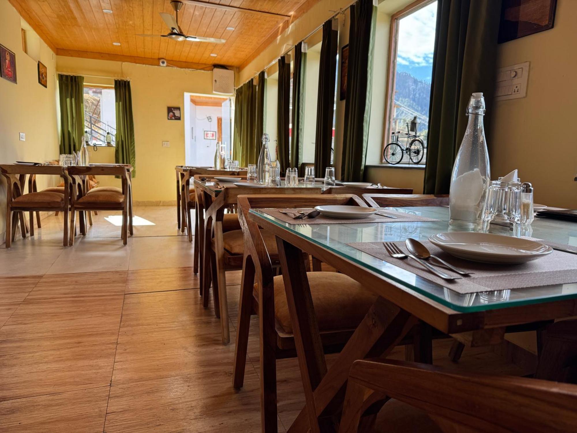 The Vintage Hill Village - Himalayan Boutique Resort Kanatal Exteriör bild
